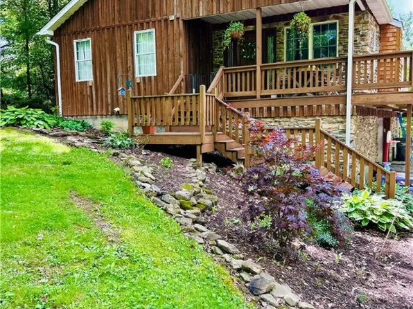 4426 Ellwood Rd, New Castle, PA 16101