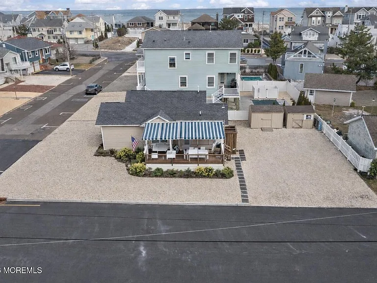 106 Makin Ave — Photo 34