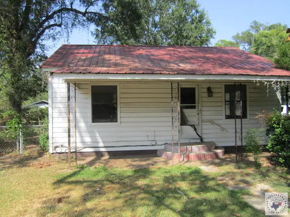 201 Marshall St, Hooks, TX 75561