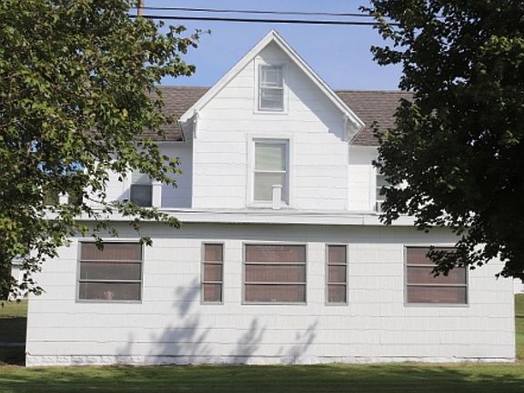 2nd image of 34756 Railroad Ave