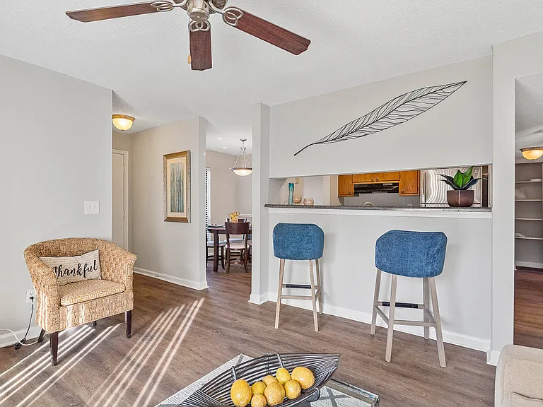 Ashley River Apartments — Photo 14