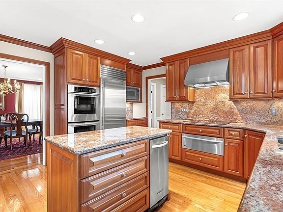 5th image of 2 Liberty Ln