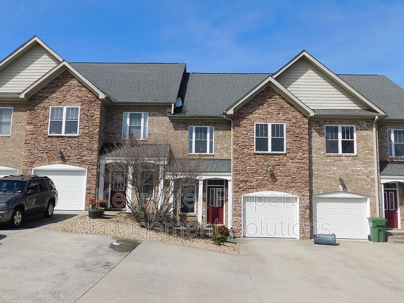 1st image of 42 Enchanted View Cir