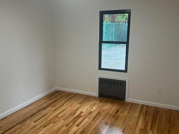 4th image of 46 Laurel Ave #2