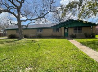 109 Poppy St, Lake Jackson, TX 77566