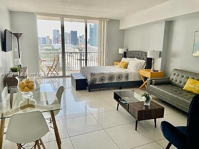 5th image of 1750 N Bayshore Dr APT 1708
