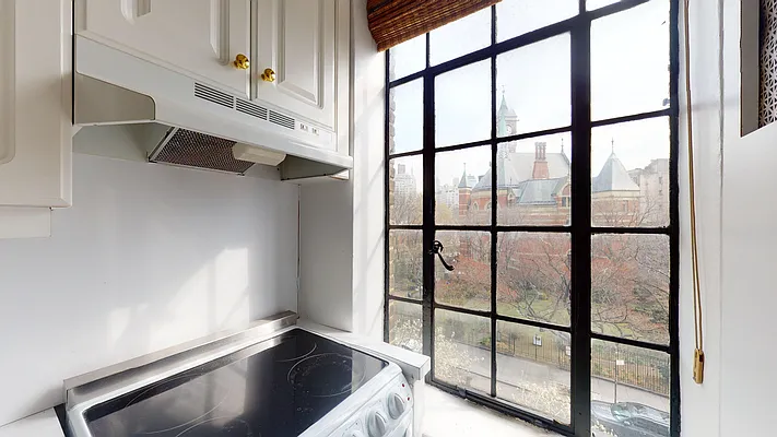 Rented by Bond New York | media 16