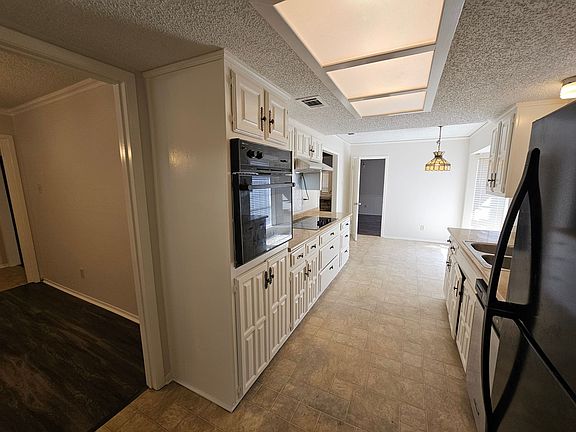 4th image of 617 Caravaca Dr