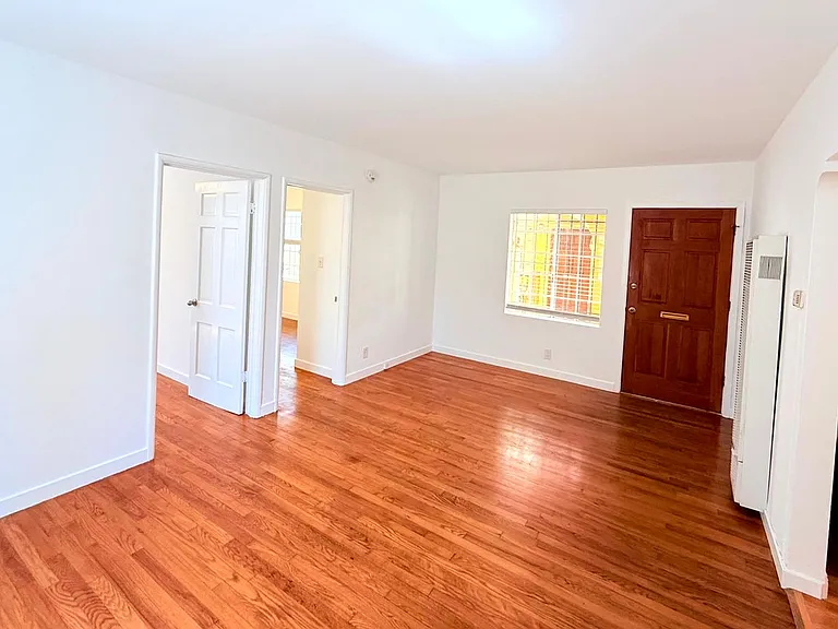 637 E. Rose Avenue — Photo 5