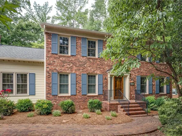 607 Hobbs Rd, Greensboro, NC 27403