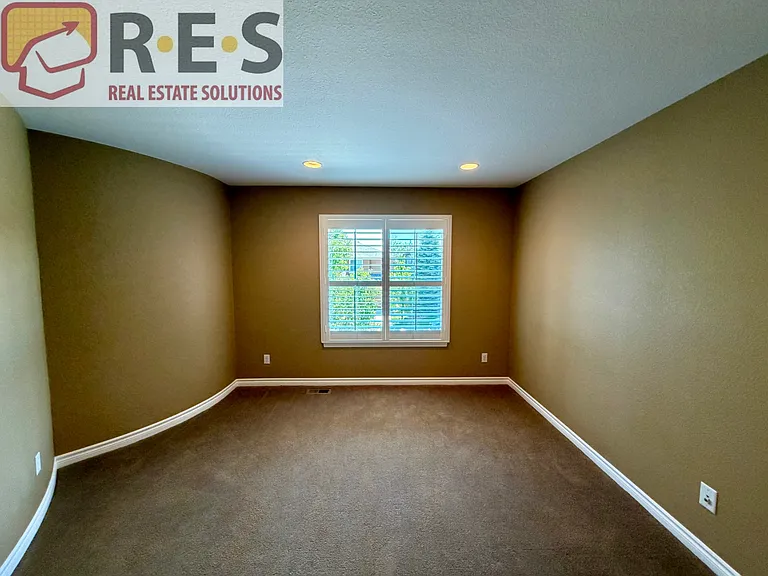 10761 Glengate Cir — Photo 15