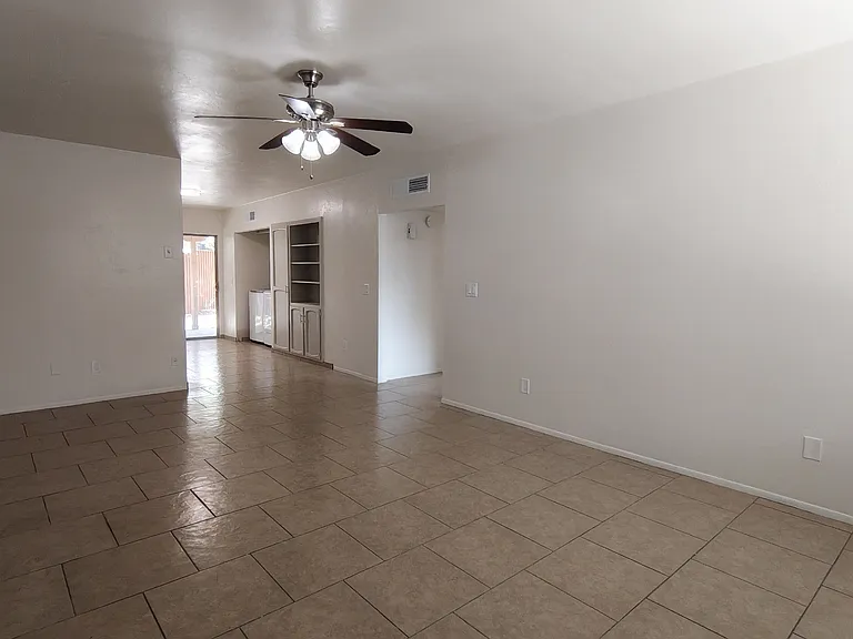 1675 E Prince Rd #1675 — Photo 3