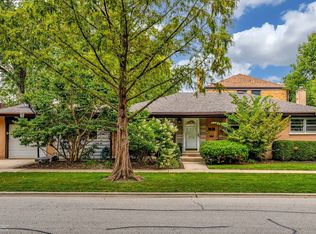 22 S Wa Pella Ave, Mount Prospect, IL 60056