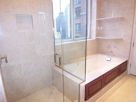 1st image of 505 W 37th St Ph 7