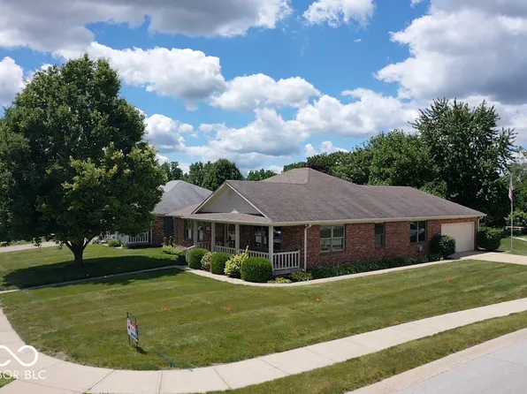 200 Locust Ln, Mooresville, IN 46158