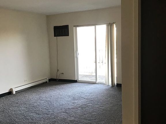 4th image of 1306 S Hunt Club Dr APT 2A