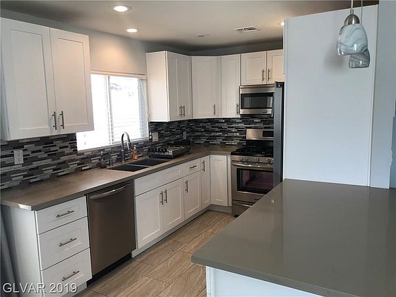 2nd image of 3041 Cornellia St