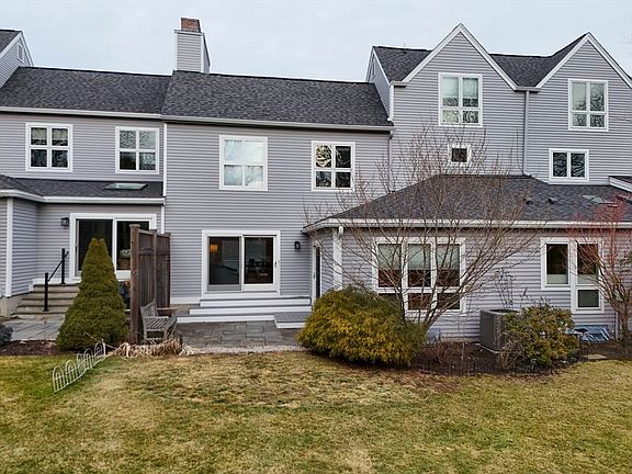 3rd image of 6 Hopewell Farm Rd #6