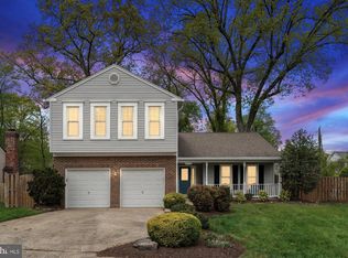 8433 Hunt Valley Dr, Vienna, VA 22182