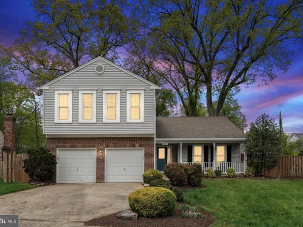 8433 Hunt Valley Dr, Vienna, VA 22182