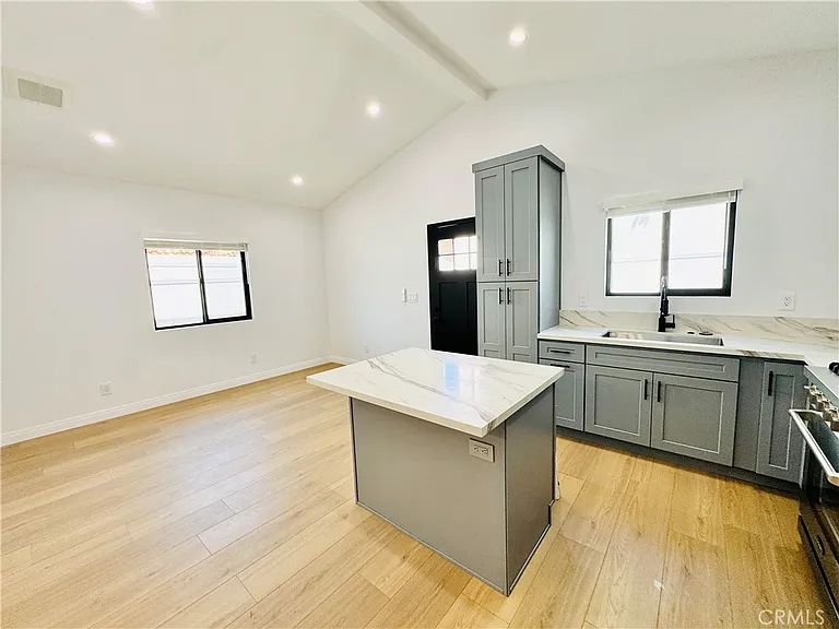 7742 Vassar Ave — Photo 6