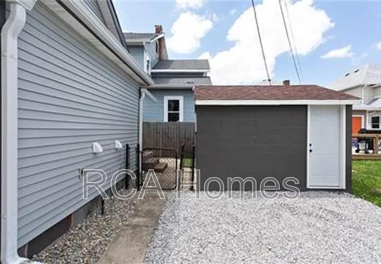 1026 Orange St — Photo 16
