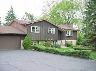 40271 N Lake Shore Dr, Antioch, IL 60002