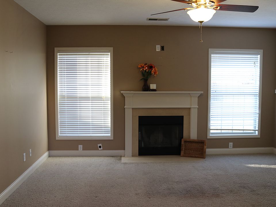 Living Room w/Fireplace