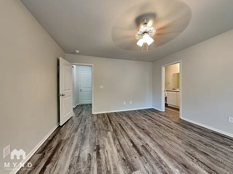 9207 Pleasant Valley Dr — Photo 9