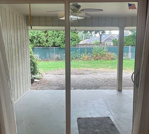 4th image of 10216 N Pines Rd