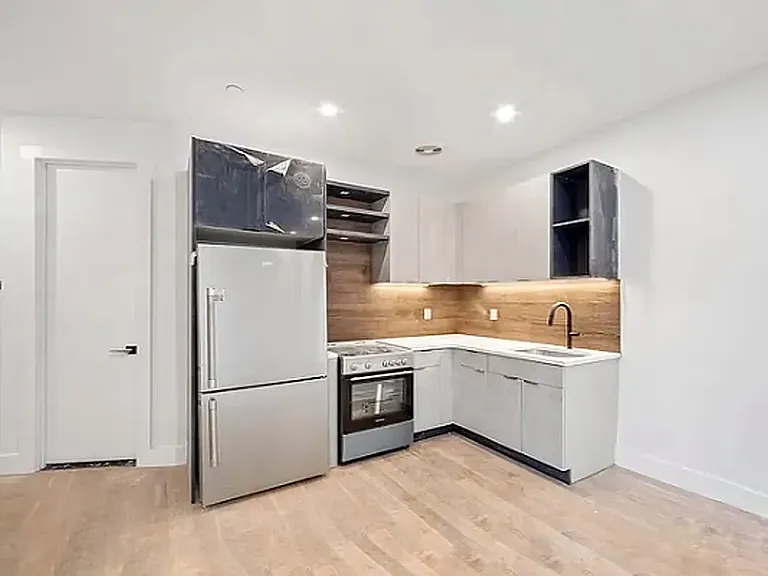 391 Meeker Ave #2D — Photo 1