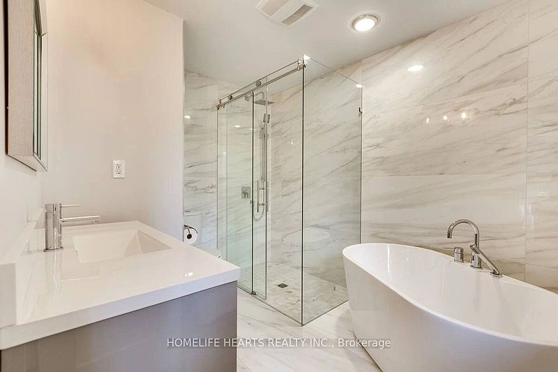 Burlington House for rent - 5 Bedrooms — photo 24