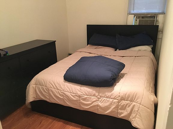 5th image of 1100 W Wellington Ave APT 1R