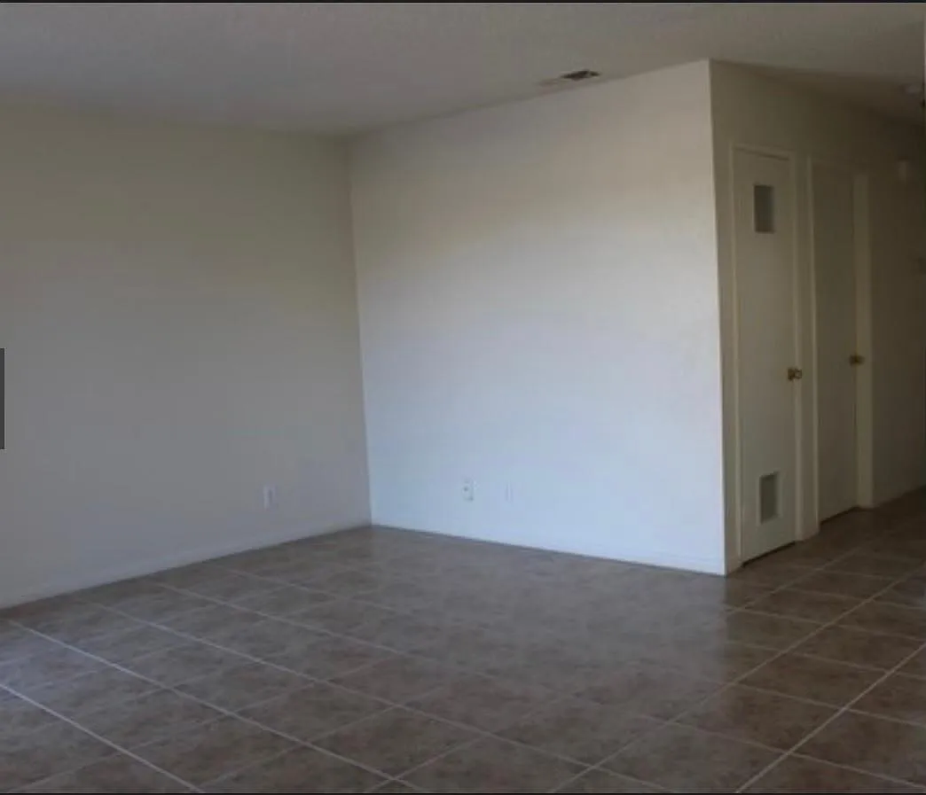 2 bed, 800 sqft, $1,395 — Photo 1