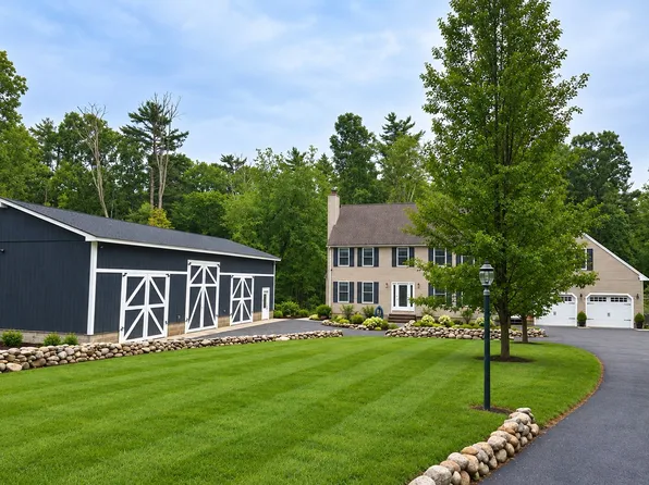 108 Spruce St, Middleboro, MA 02346