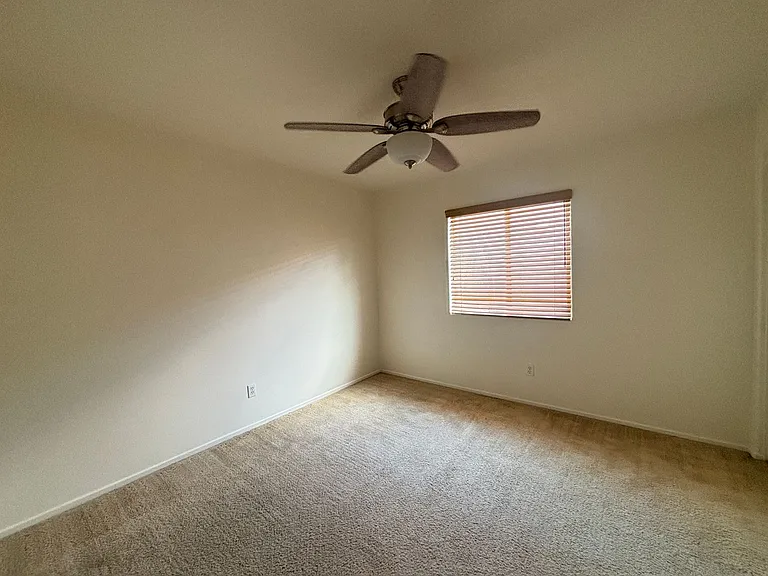 2416 W Valley Vis — Photo 24