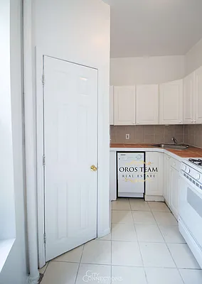 Rented by City Connections Realty | media 10