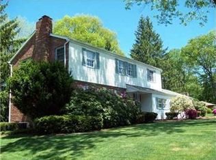 2573 Blossom Ln, New Castle, PA 16105