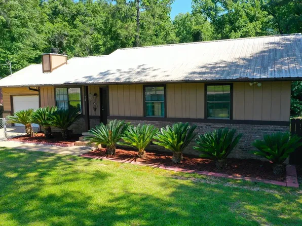 28 Woodland Ct, Daleville, AL 36322