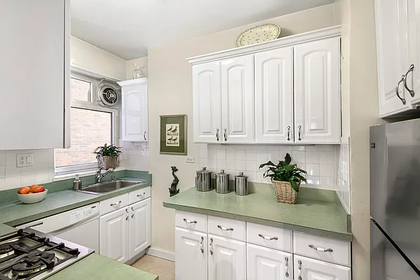 Sold by Compass | media 8