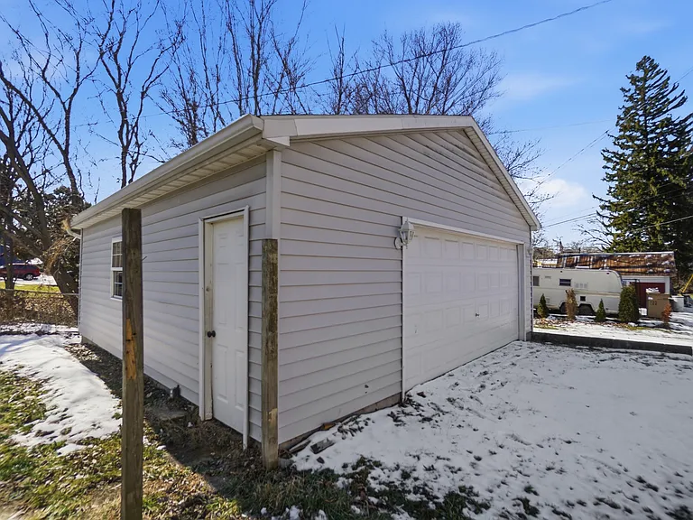 516 S Madriver St — Photo 38