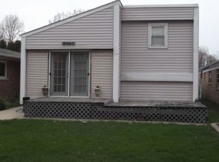 2415 Lyons St, Evanston, IL 60201