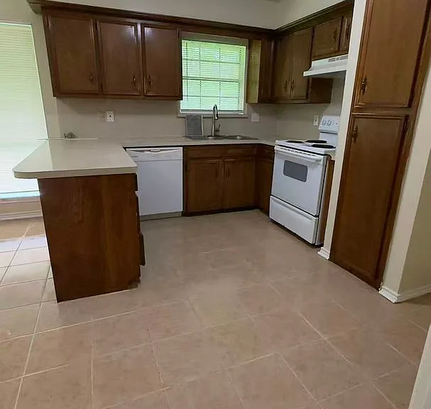 212 Darrin Dr — Photo 8