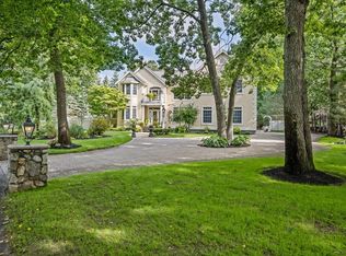 117 Pigeon Ln, Waltham, MA 02452