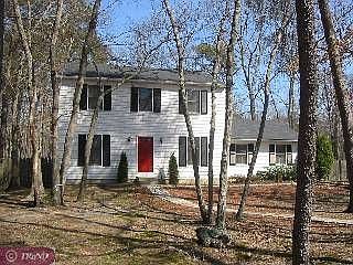 3 BR 2.5BA Colonial 1.13 acres and Full Basement!