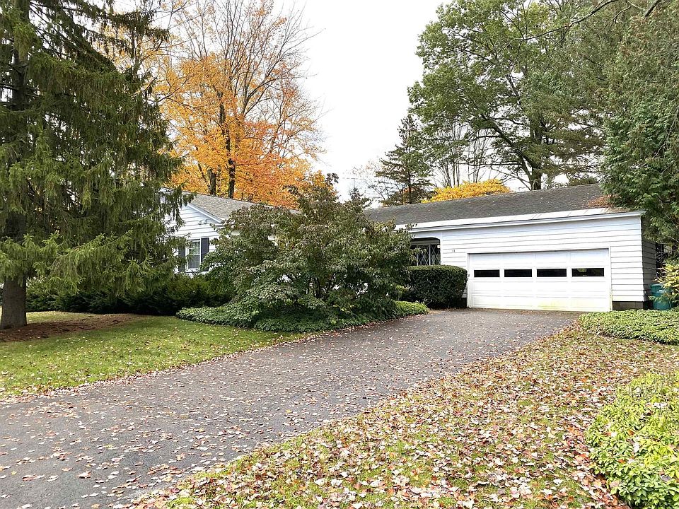 1st image of 11 Arbor Dr