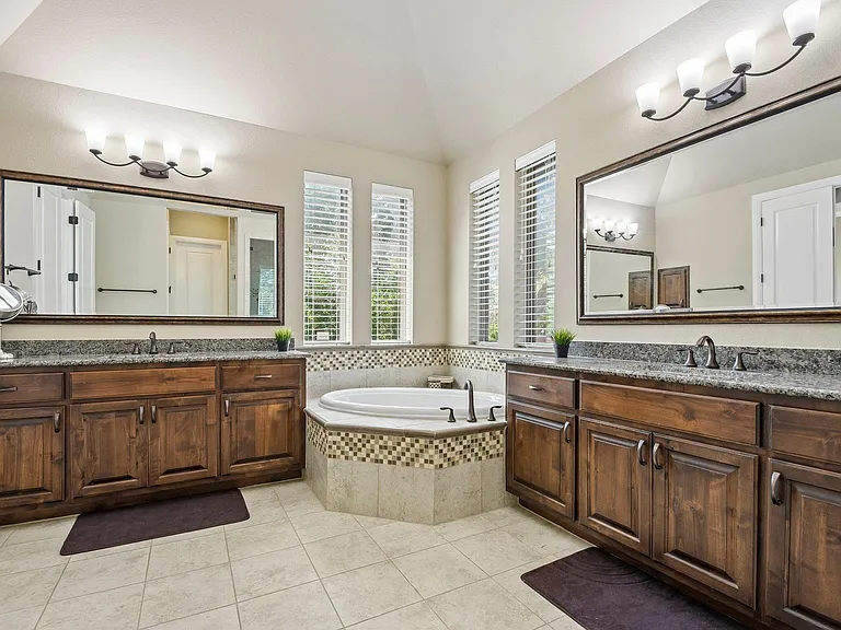 10501 Nicolet Way — Photo 19