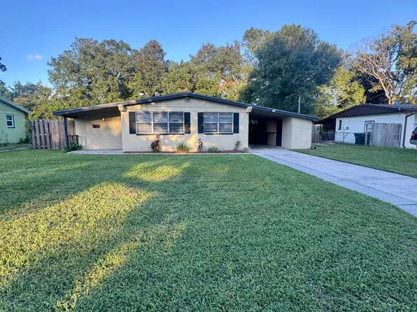 8067 SANTILLO Drive, Jacksonville, FL 32217