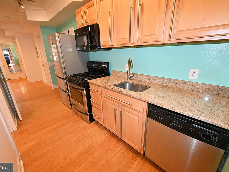 550 Hobart Pl NW #2 — Photo 11