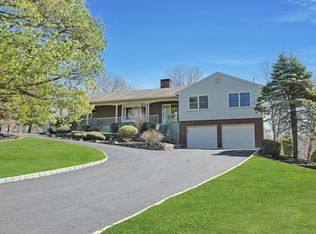 143 Rolling Hills Rd, Thornwood, NY 10594